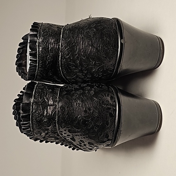 Alegria Hannah Delicut Black Embossed Leather Ankle Bootie Boots Size 40 Comfort - Picture 5 of 16